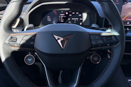 harmaa CUPRA Formentor 2026 kuva 16.