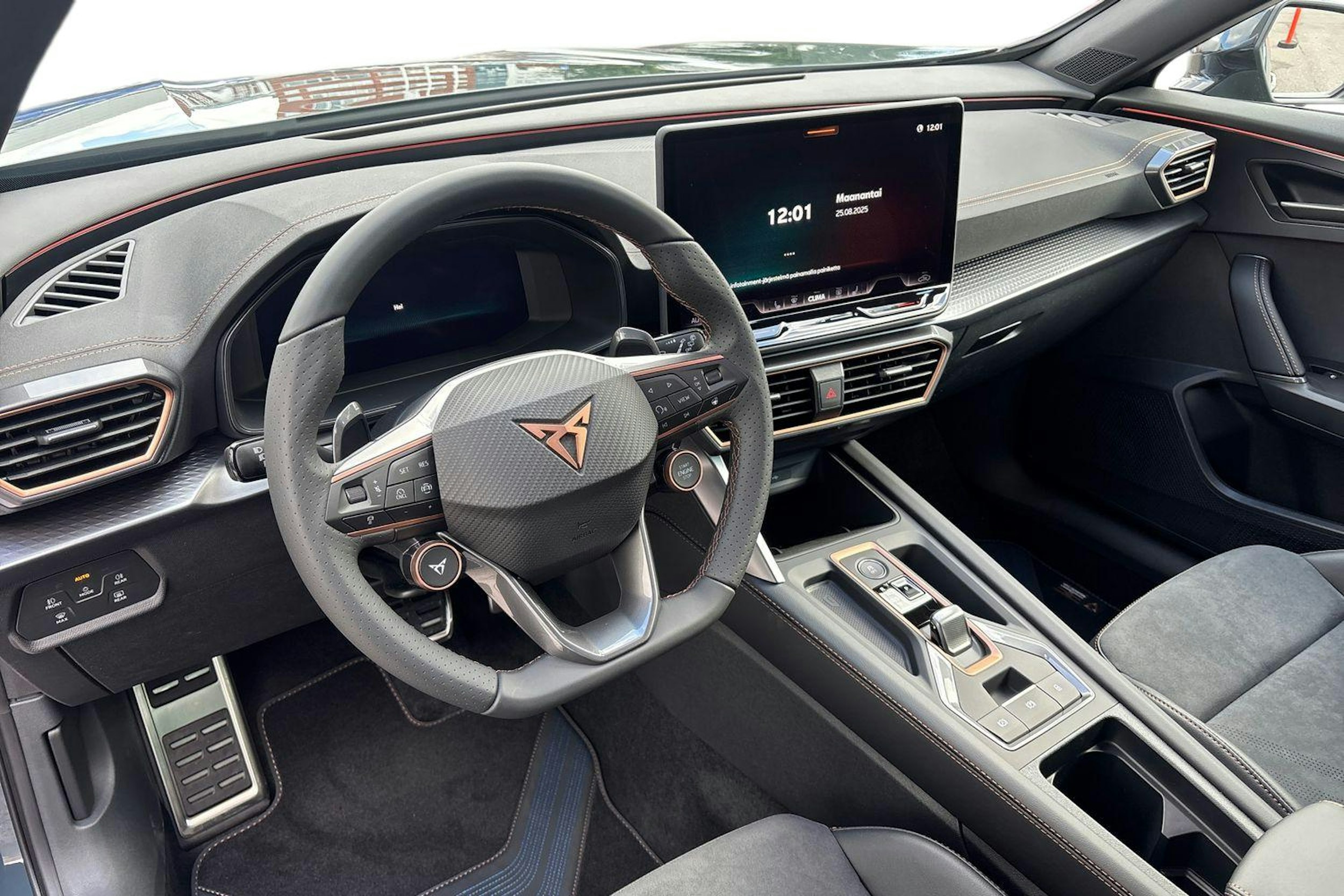sininen CUPRA Formentor 2026 kuva 6.