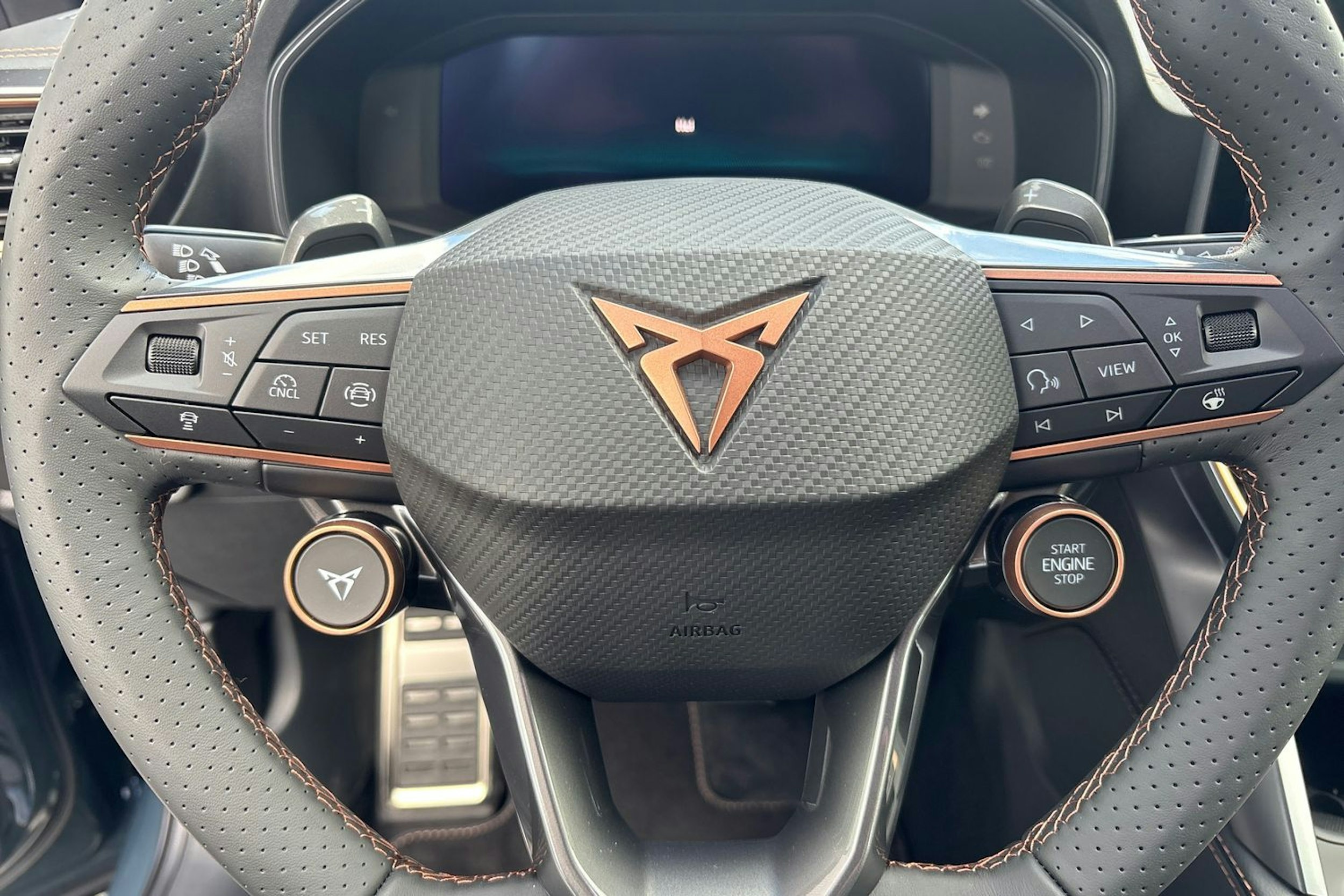 sininen CUPRA Formentor 2026 kuva 15.