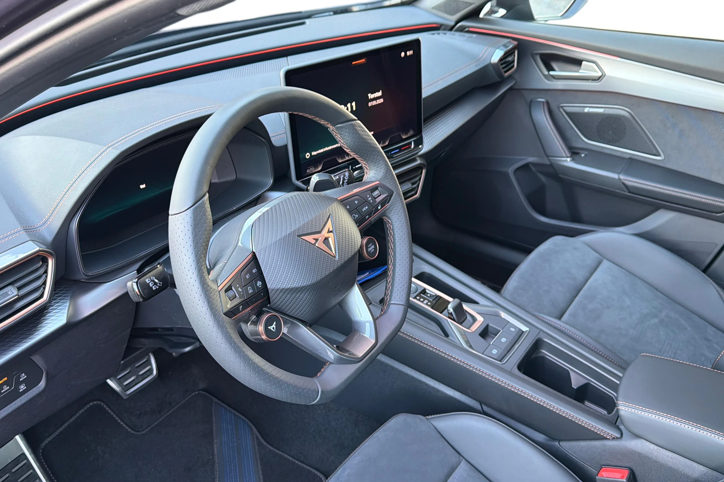 harmaa CUPRA Formentor 2026 kuva 6.