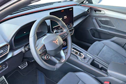 harmaa CUPRA Formentor 2026 kuva 6.