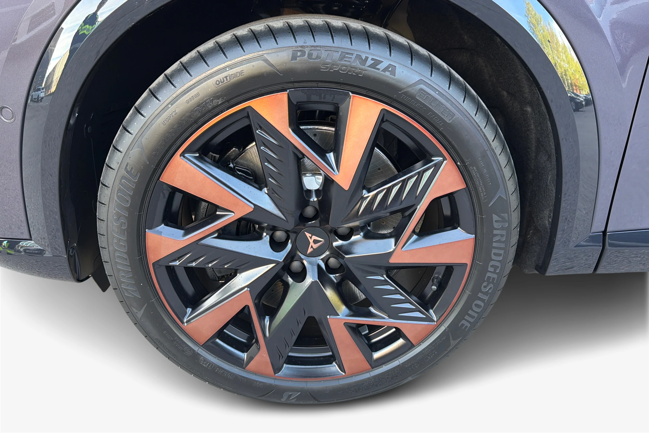 harmaa CUPRA Formentor 2026 kuva 9.