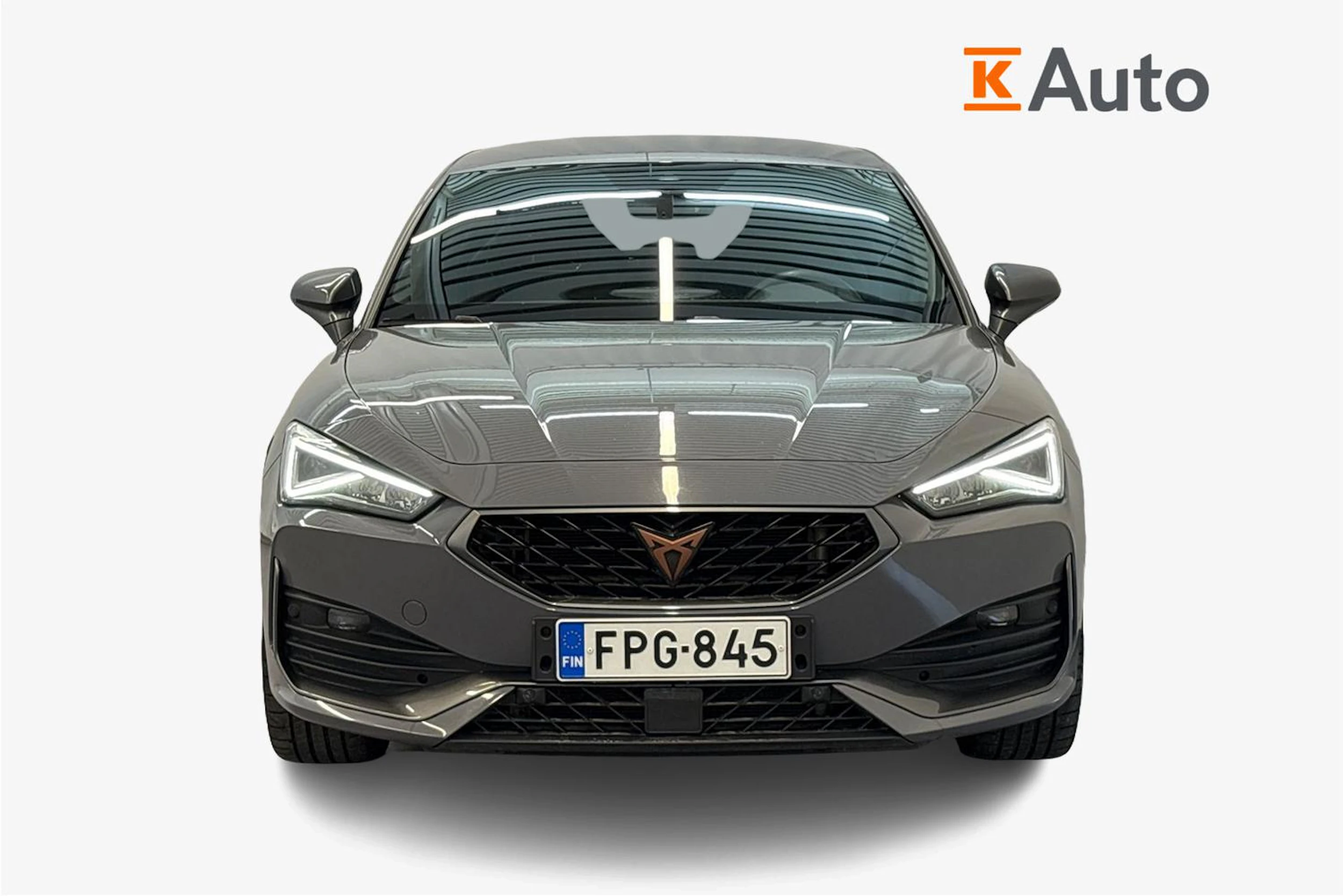harmaa CUPRA Leon 2021 kuva 5.