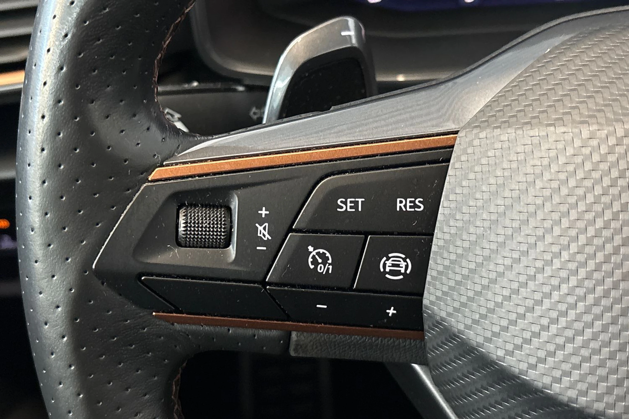 harmaa CUPRA Leon 2021 kuva 25.