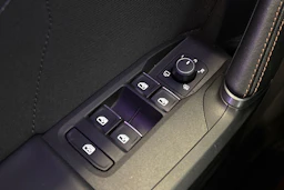 harmaa CUPRA Leon 2021 kuva 29.