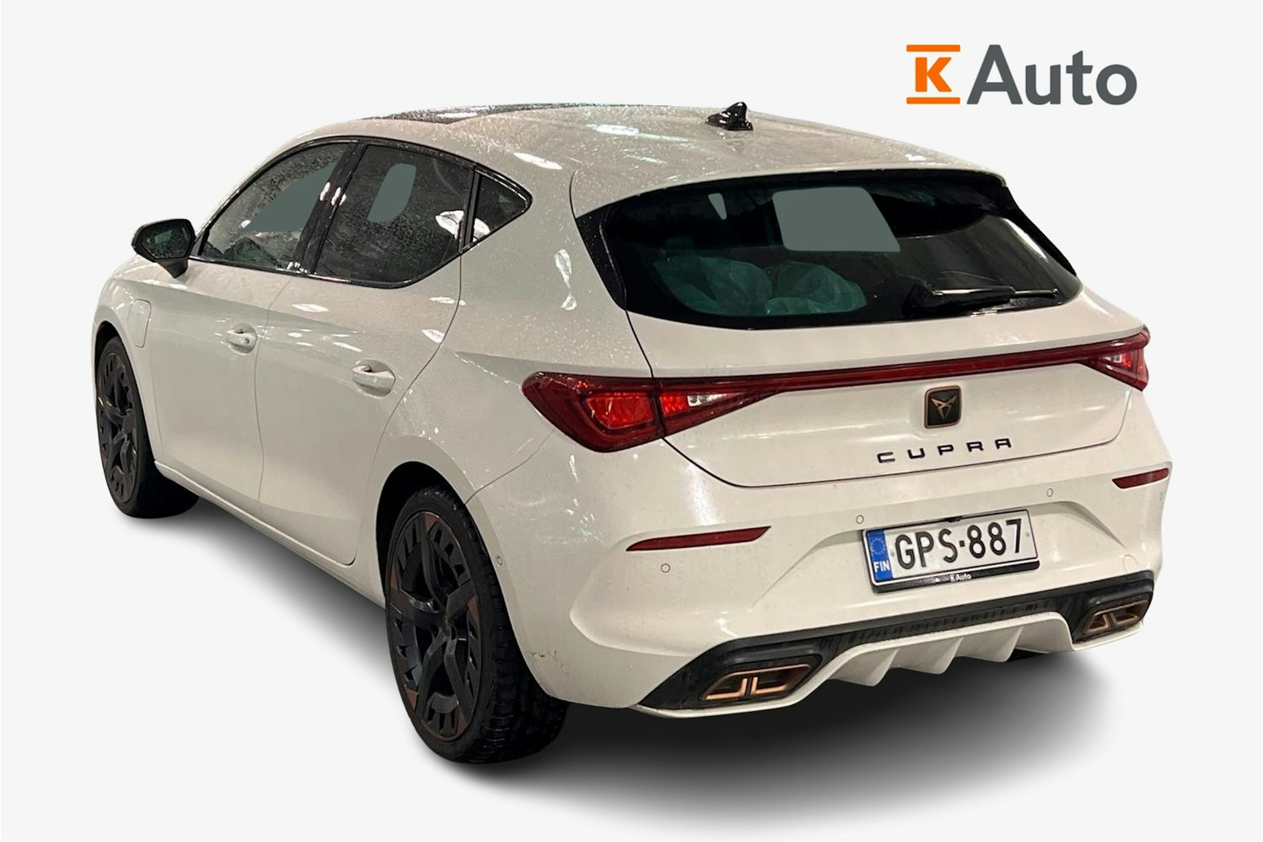 valkoinen CUPRA Leon 2021 kuva 2.