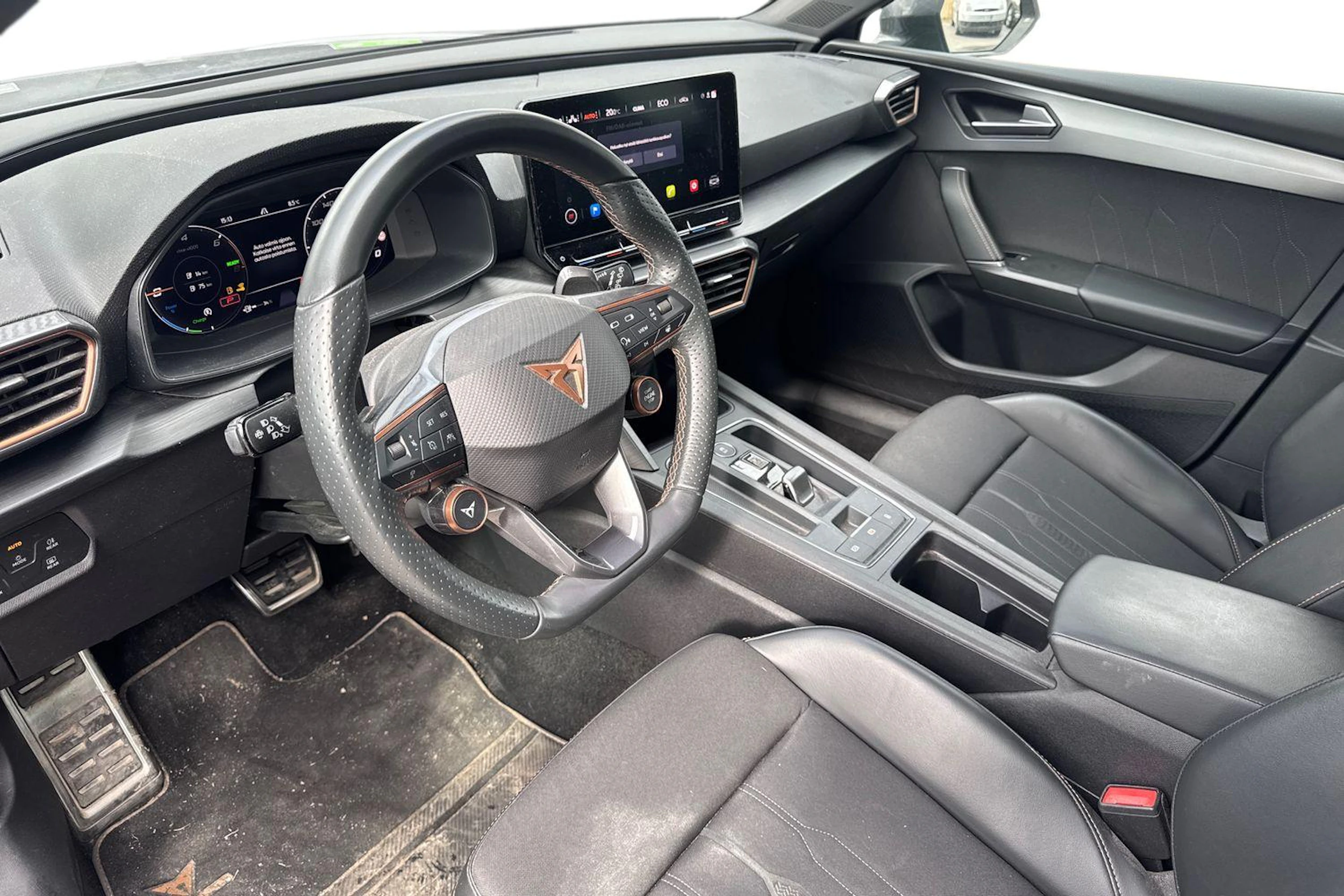 harmaa CUPRA Leon 2021 kuva 3.