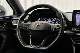 valkoinen CUPRA Leon 2021 kuva 14.
