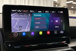valkoinen CUPRA Leon 2021 kuva 19.