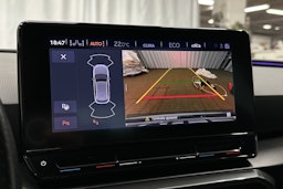 valkoinen CUPRA Leon 2021 kuva 20.