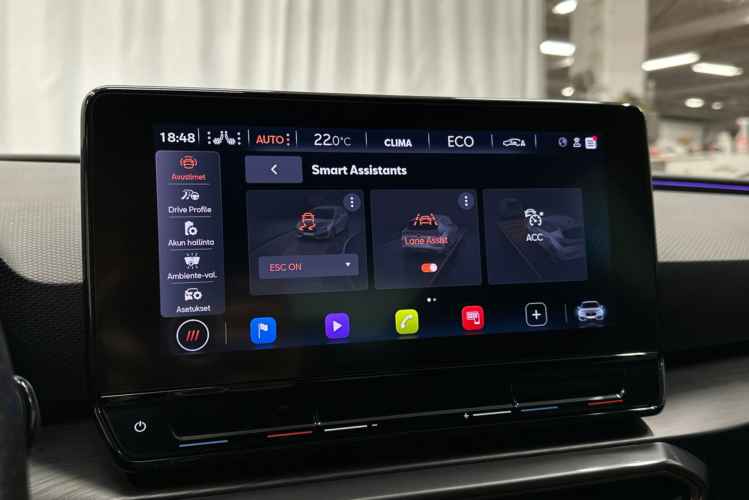 valkoinen CUPRA Leon 2021 kuva 23.