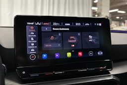 valkoinen CUPRA Leon 2021 kuva 23.