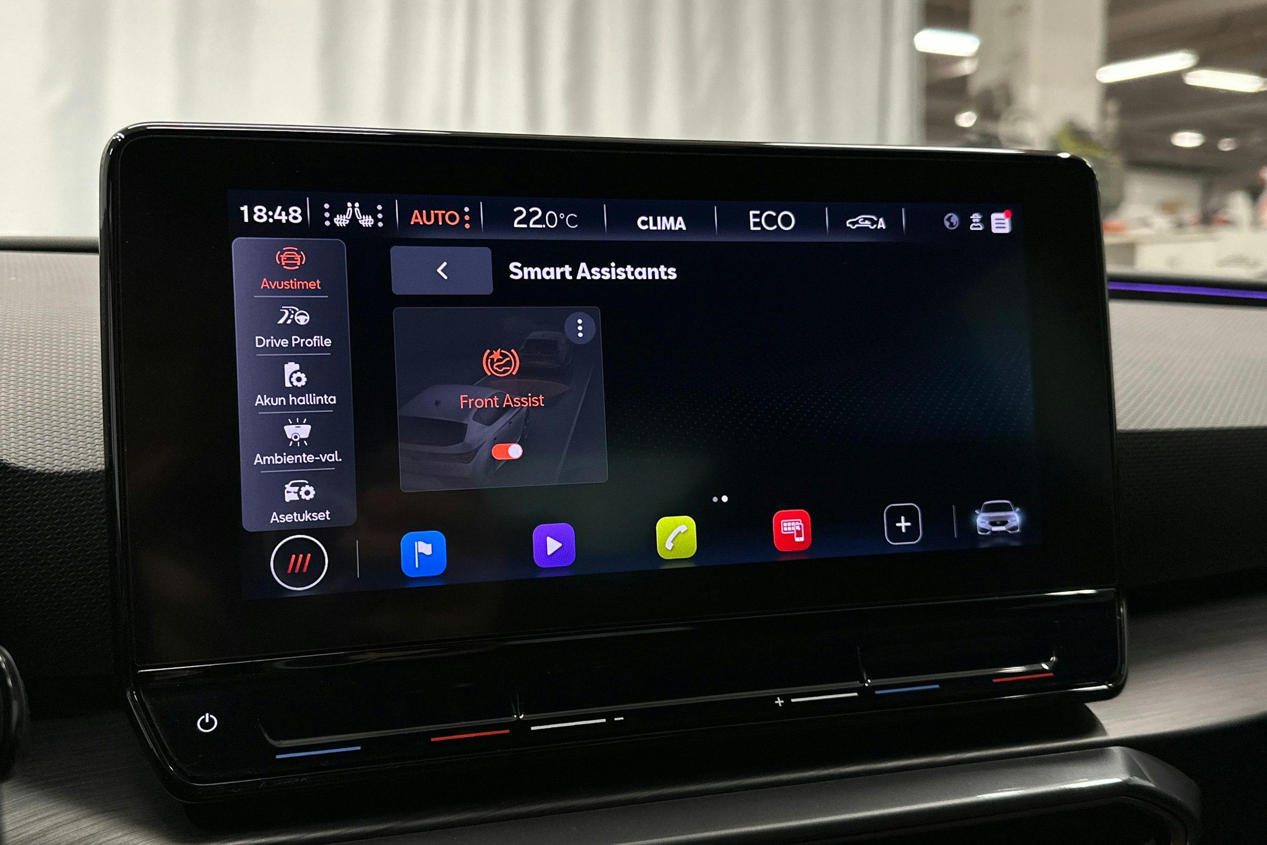 valkoinen CUPRA Leon 2021 kuva 24.
