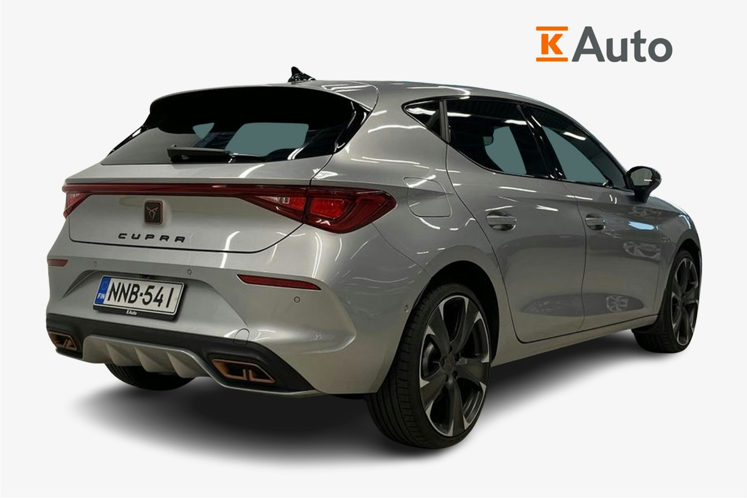 Harmaa CUPRA Leon 2021 kuva 2.