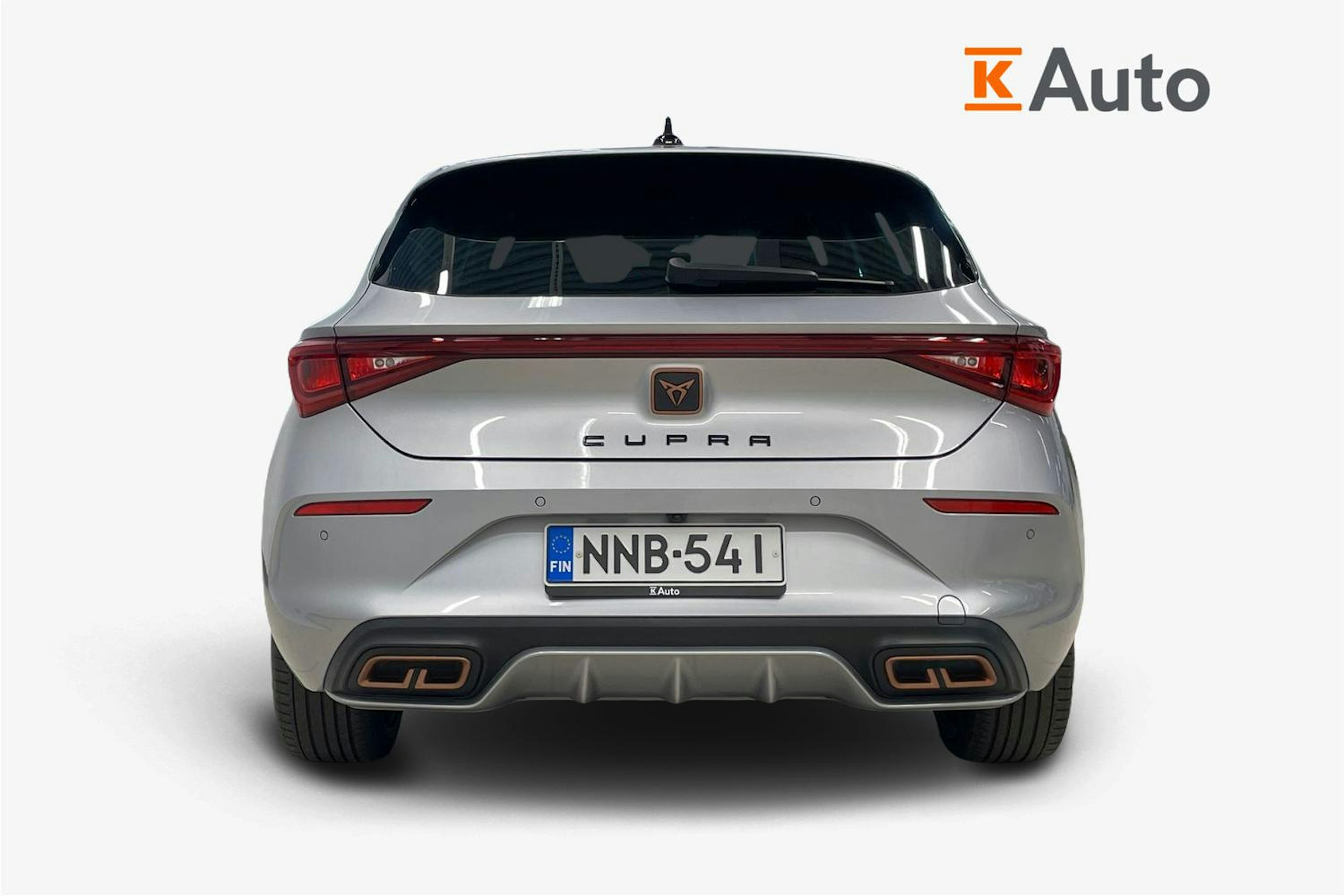Harmaa CUPRA Leon 2021 kuva 3.