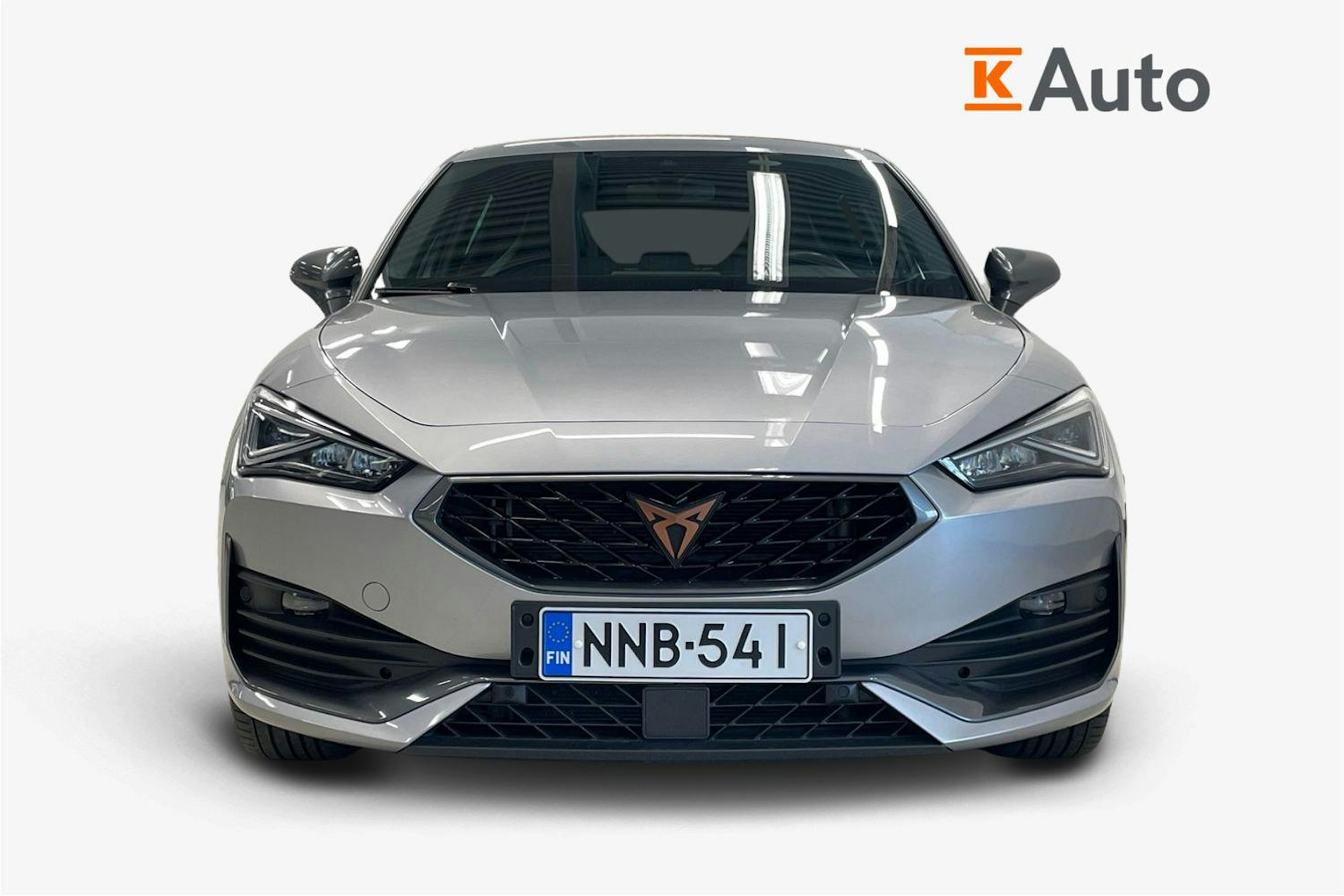 Harmaa CUPRA Leon 2021 kuva 5.