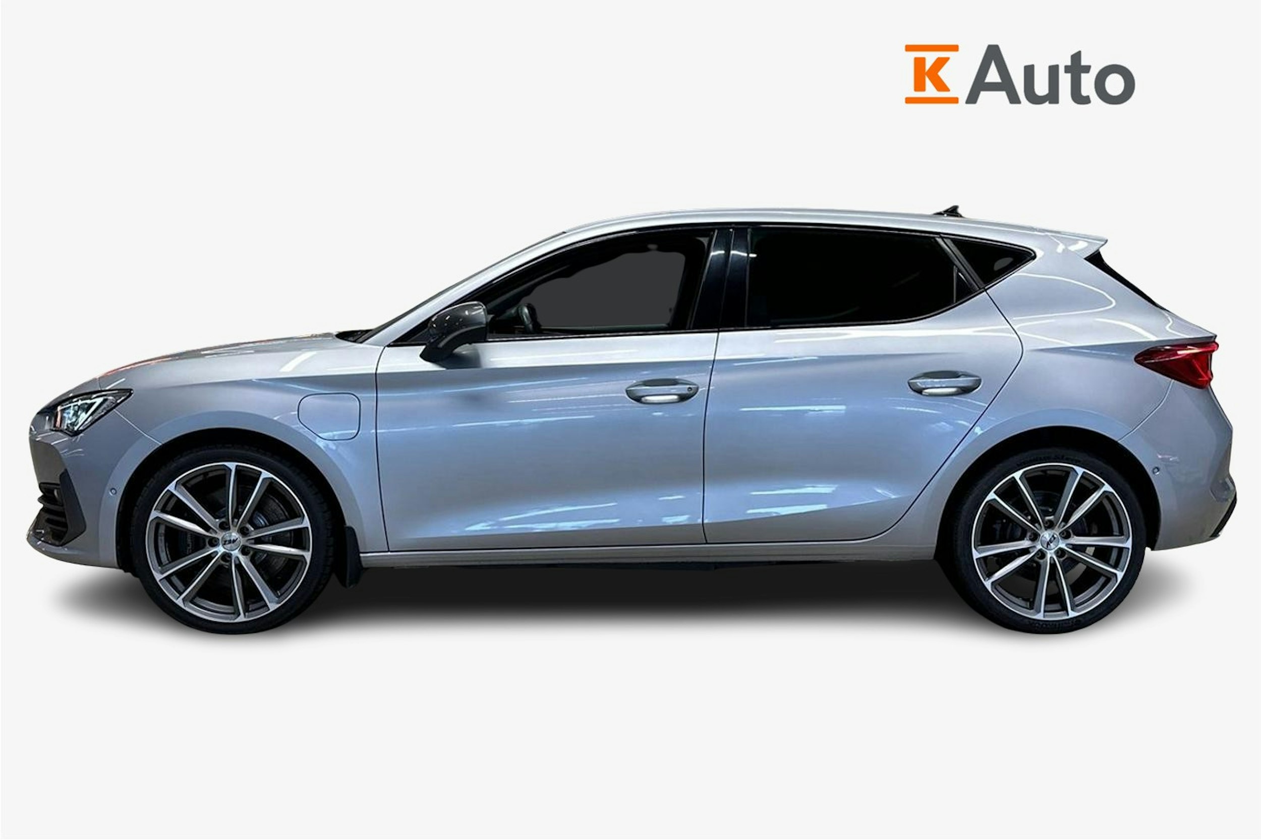 harmaa CUPRA Leon 2021 kuva 6.