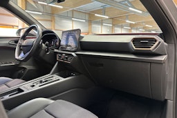 harmaa CUPRA Leon 2021 kuva 14.