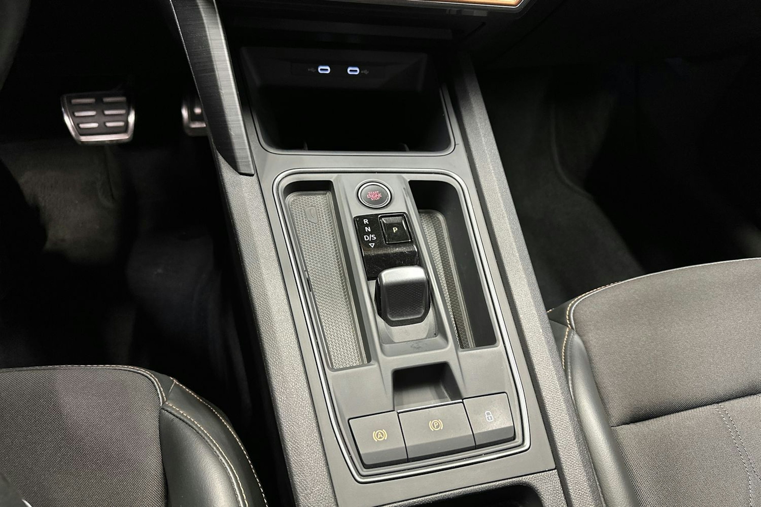 harmaa CUPRA Leon 2021 kuva 23.