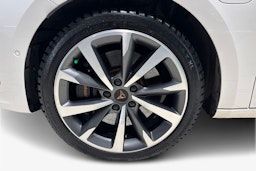 valkoinen CUPRA Leon 2021 kuva 11.