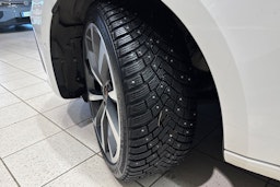 valkoinen CUPRA Leon 2021 kuva 13.