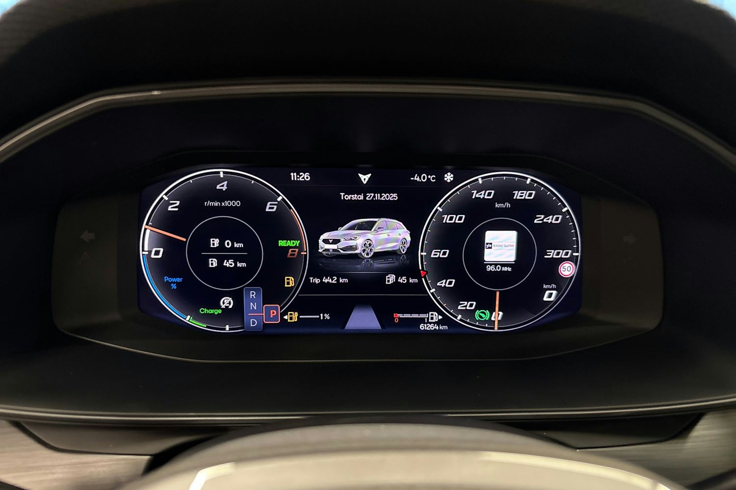 valkoinen CUPRA Leon 2021 kuva 18.