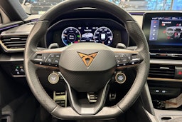 valkoinen CUPRA Leon 2021 kuva 20.