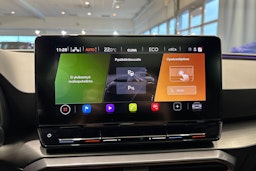 valkoinen CUPRA Leon 2021 kuva 25.