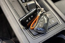 valkoinen CUPRA Leon 2021 kuva 36.