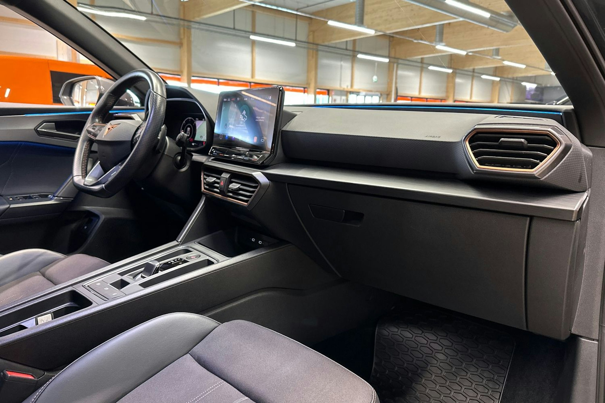 met. harmaa CUPRA Leon 2022 kuva 14.