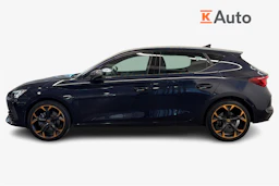sininen CUPRA Leon 2022 kuva 5.