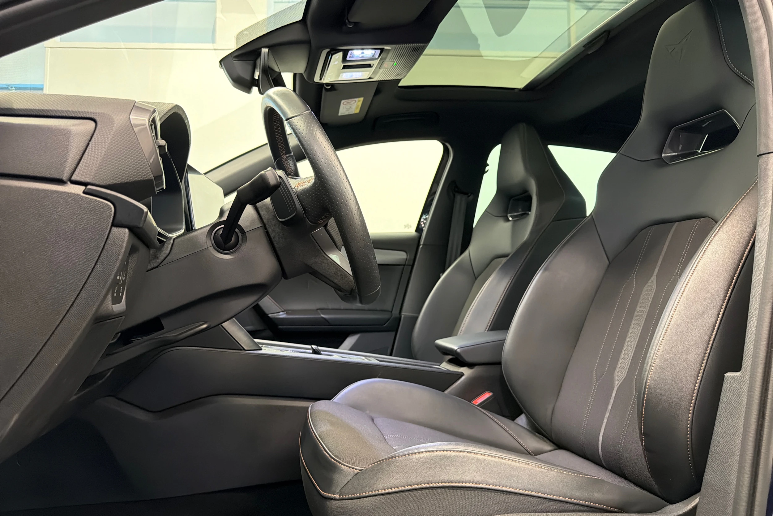 sininen CUPRA Leon 2022 kuva 12.