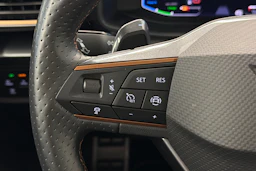 sininen CUPRA Leon 2022 kuva 16.