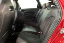 Punainen CUPRA Leon 2023 kuva 8.