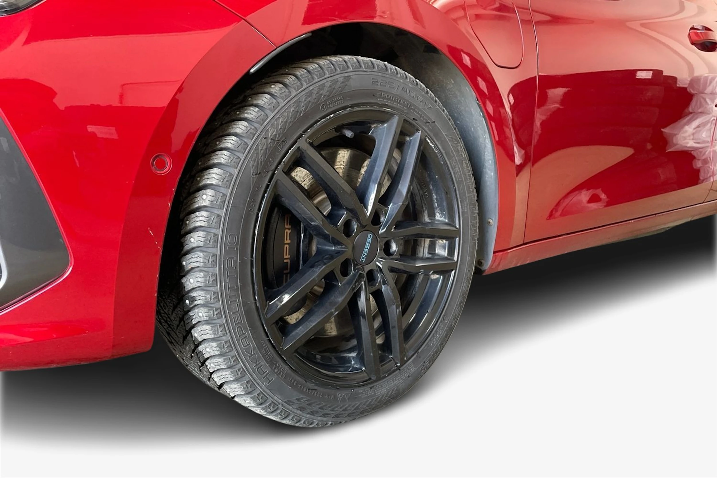 Punainen CUPRA Leon 2023 kuva 9.