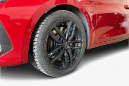 Punainen CUPRA Leon 2023 kuva 9.