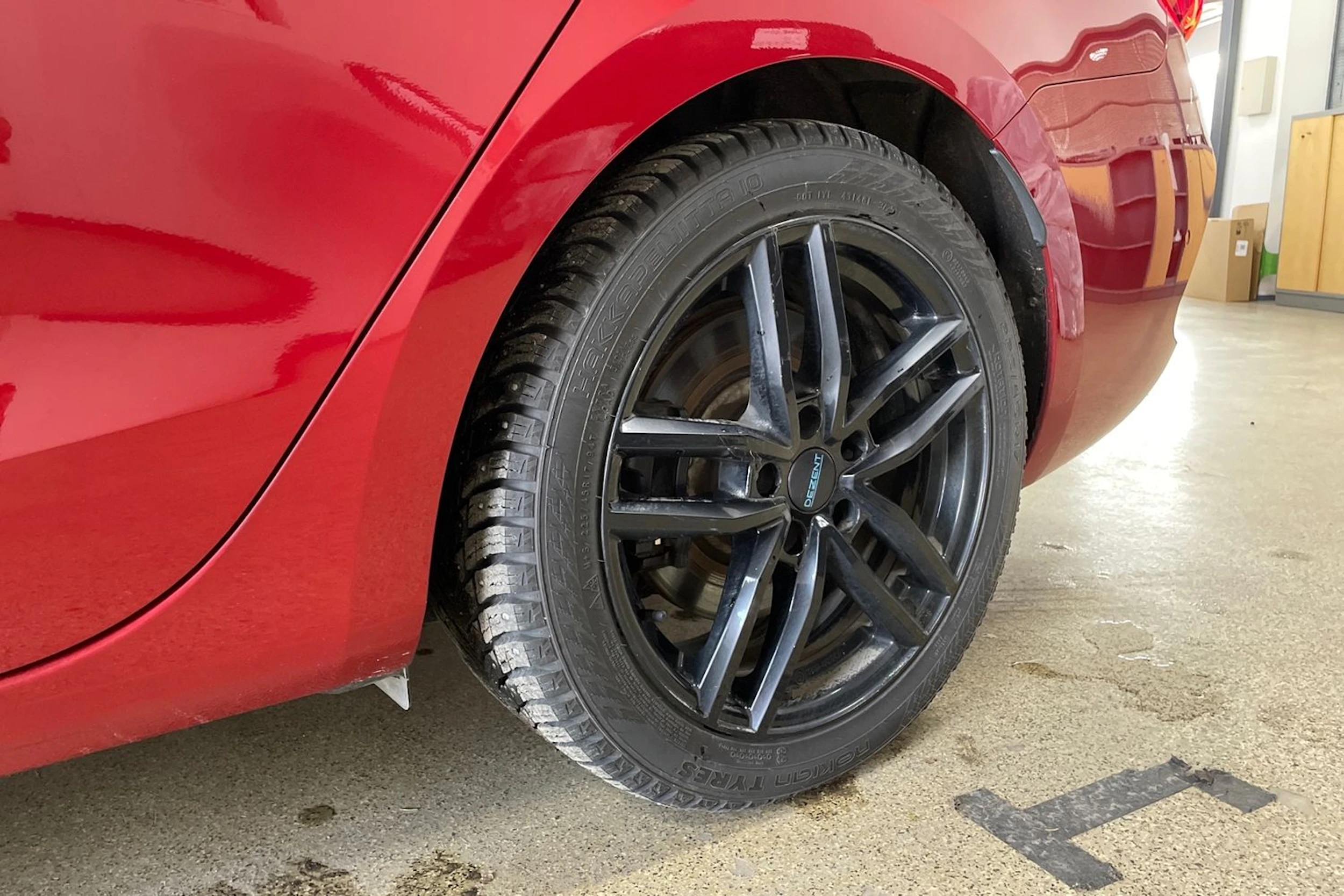 Punainen CUPRA Leon 2023 kuva 10.