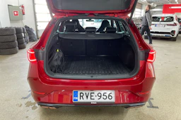 Punainen CUPRA Leon 2023 kuva 11.