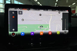 Punainen CUPRA Leon 2023 kuva 13.