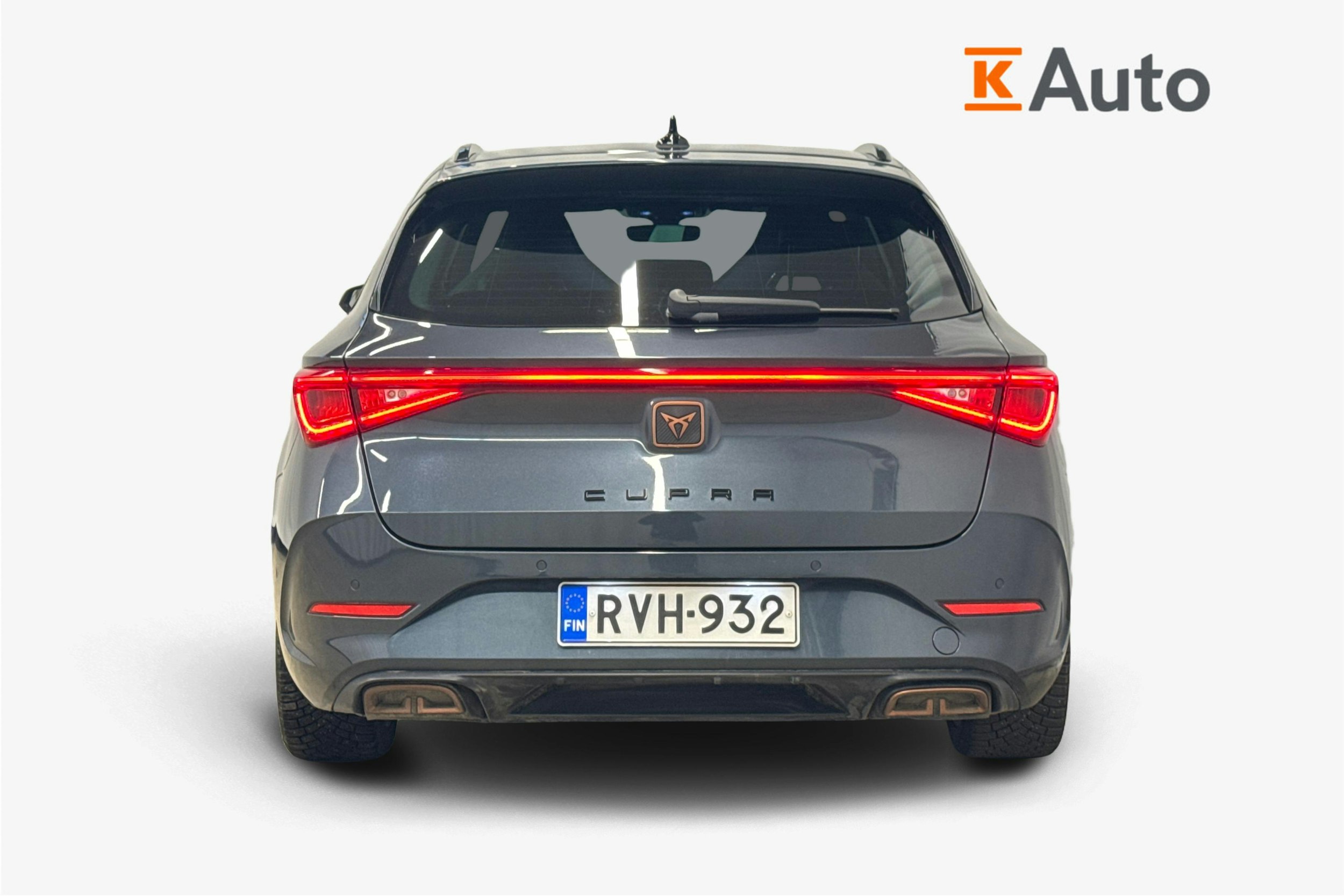 harmaa CUPRA Leon 2023 kuva 3.