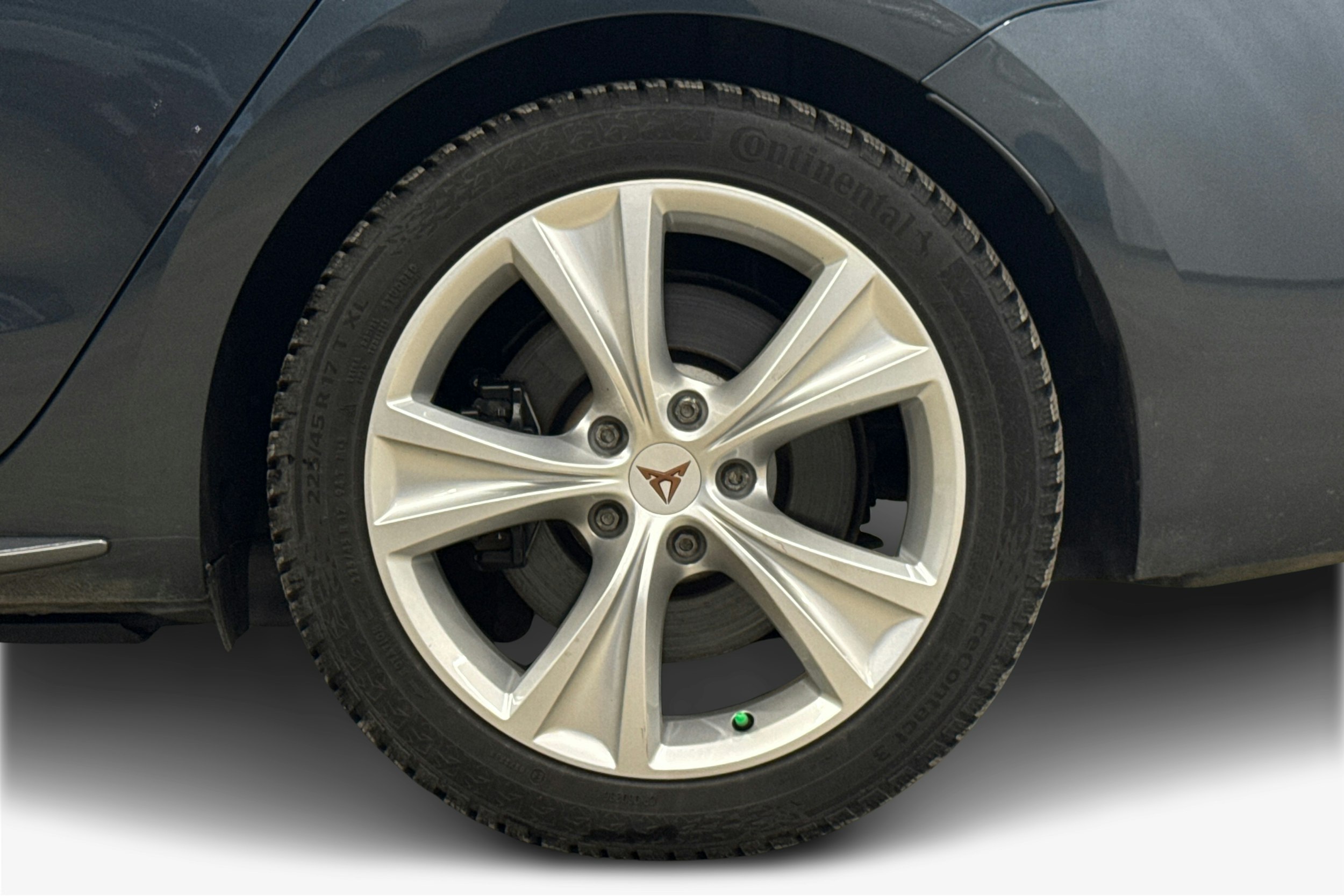 harmaa CUPRA Leon 2023 kuva 11.