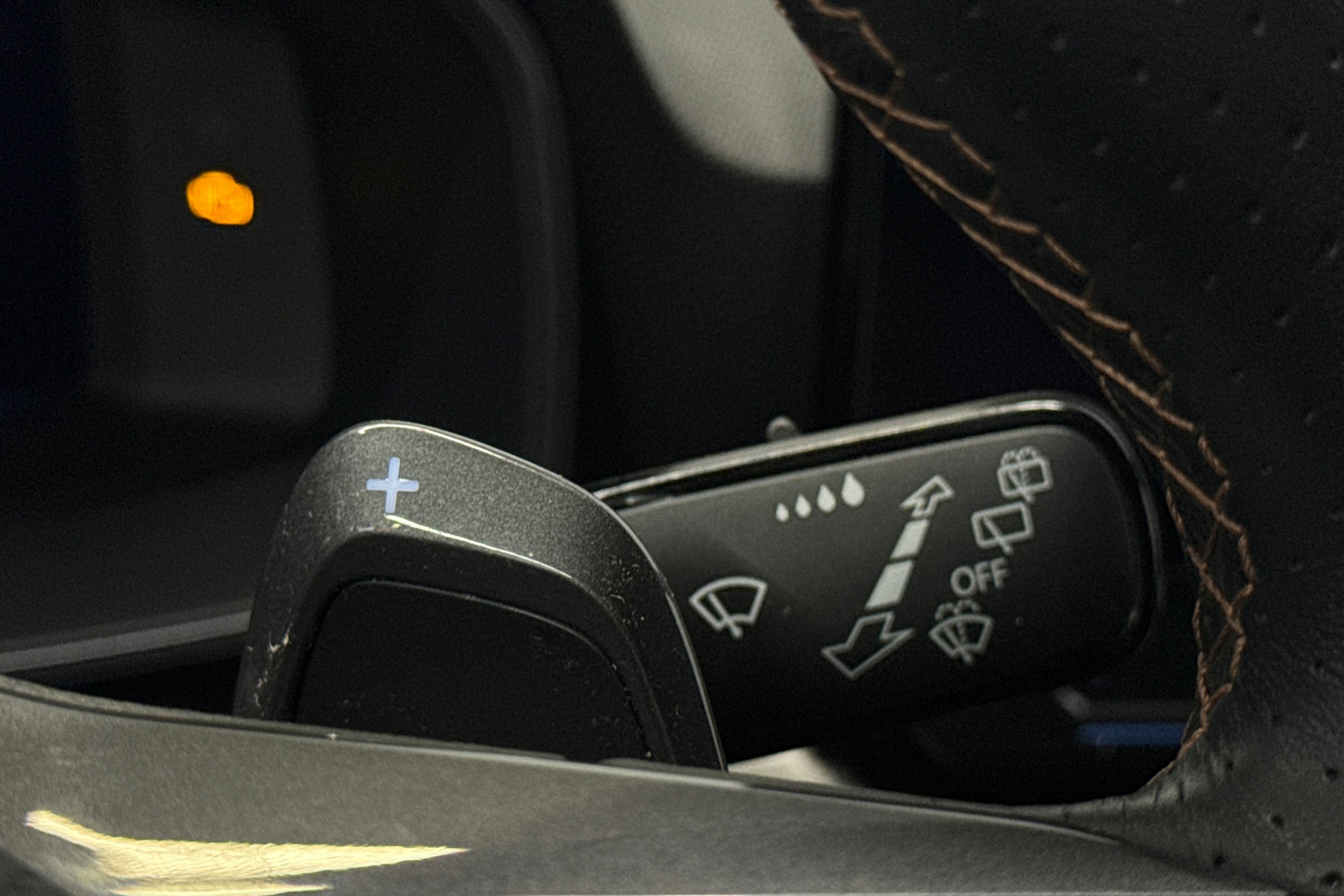 harmaa CUPRA Leon 2023 kuva 19.