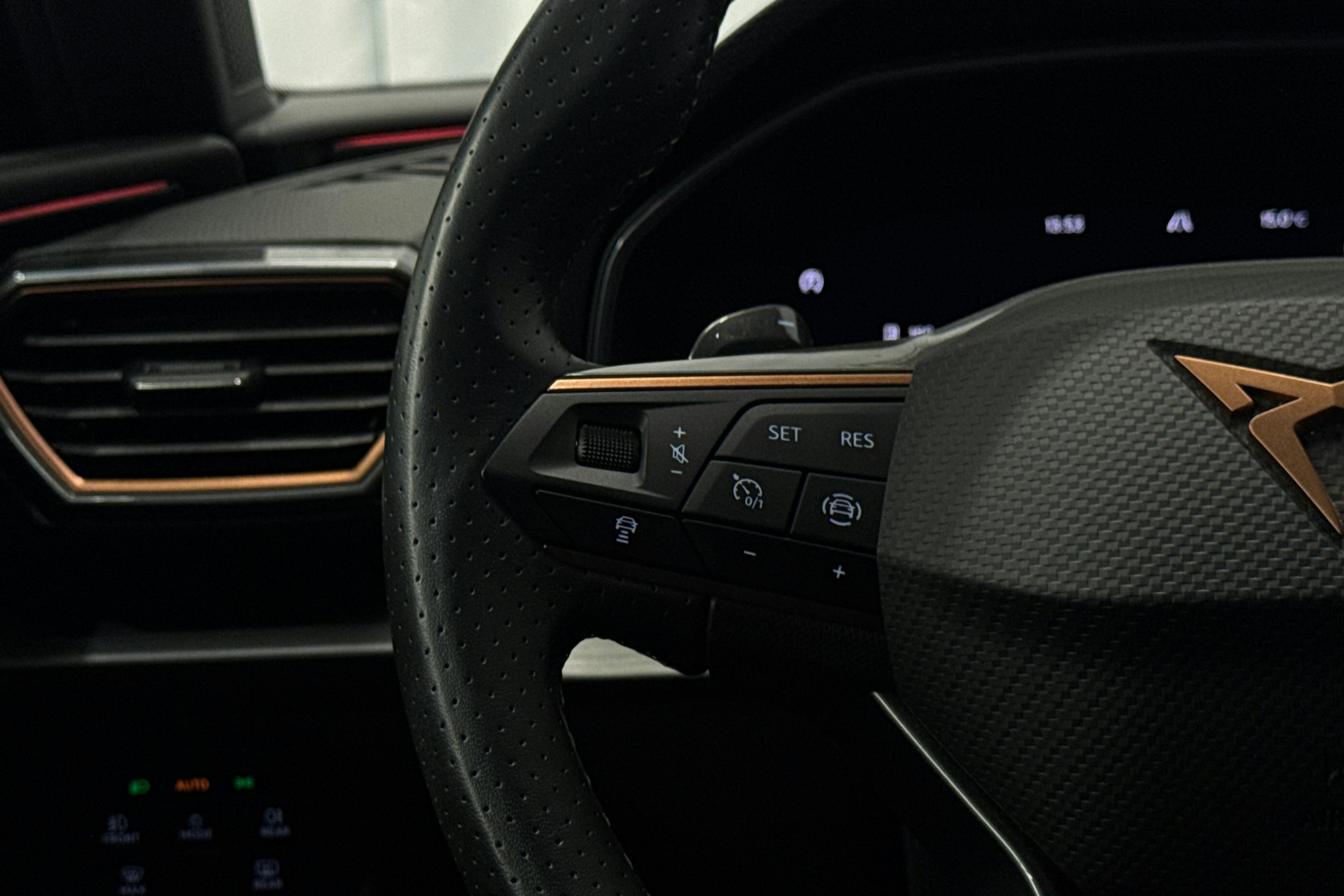 harmaa CUPRA Leon 2023 kuva 20.