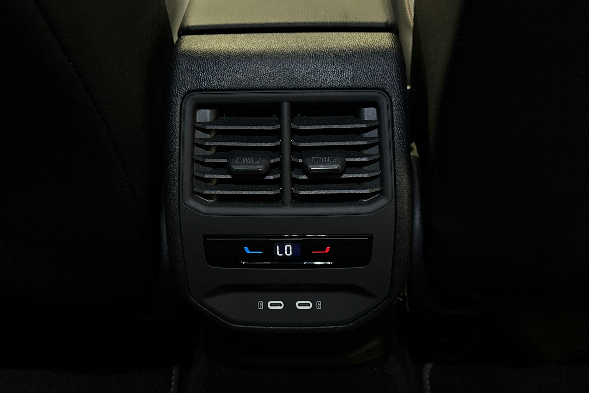 harmaa CUPRA Leon 2023 kuva 33.