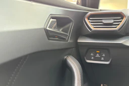 musta CUPRA Leon Sportstourer 2024 kuva 20.