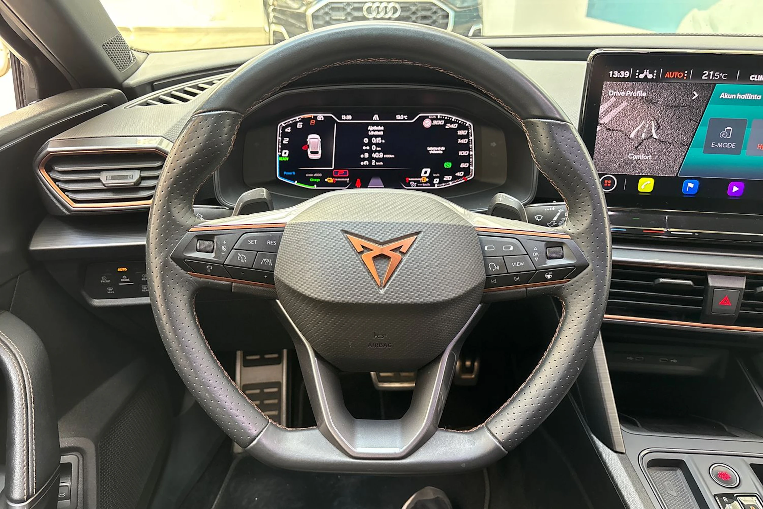 musta CUPRA Leon Sportstourer 2024 kuva 21.