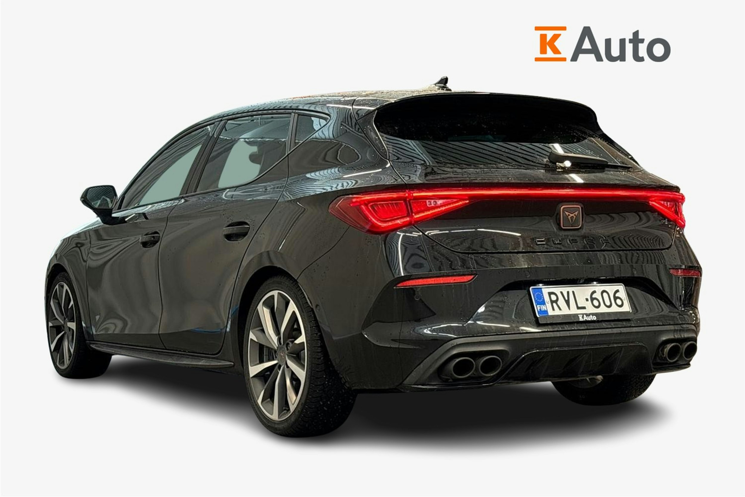 musta CUPRA Leon 2024 kuva 2.