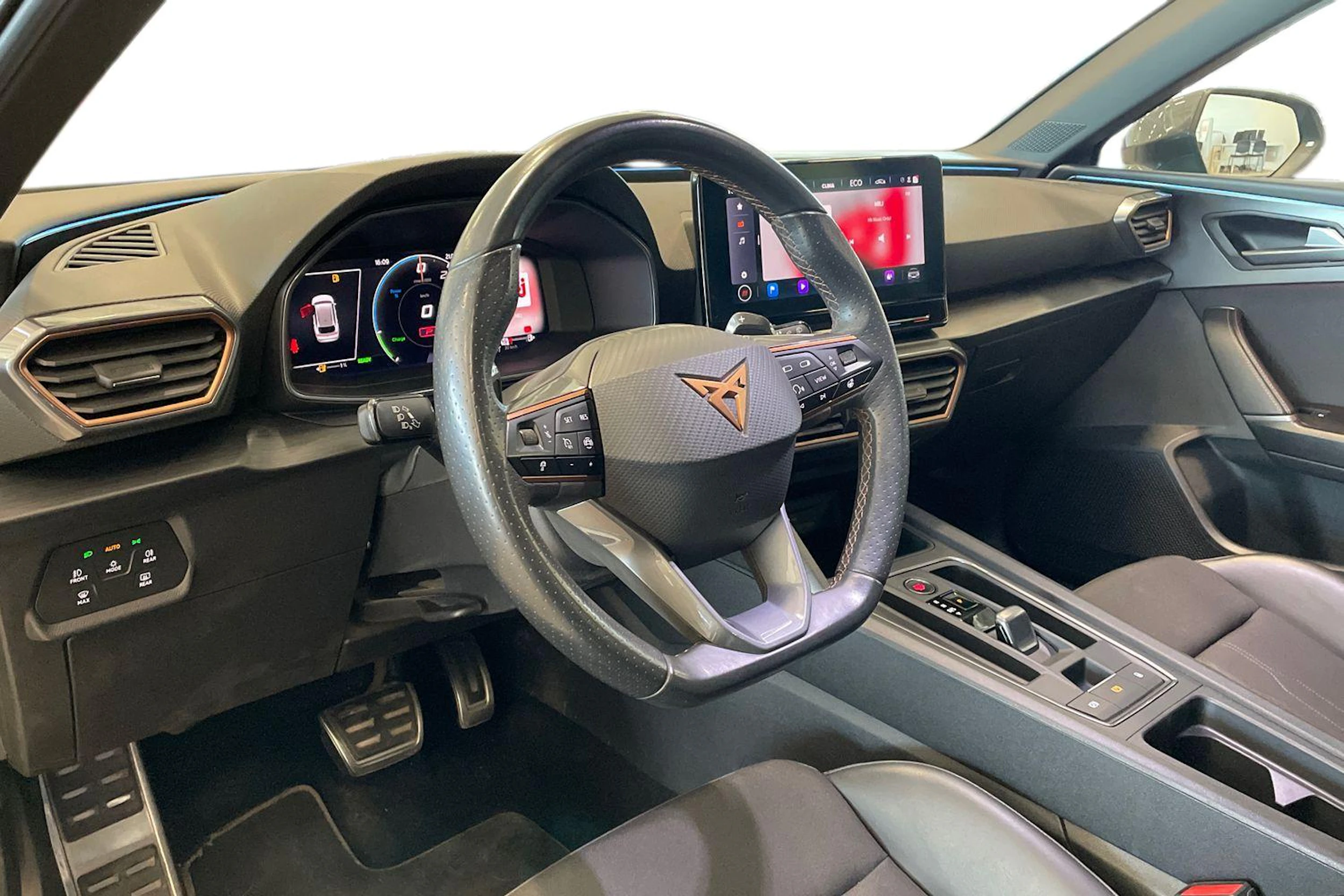 harmaa CUPRA Leon Sportstourer 2021 kuva 8.