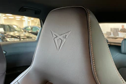 harmaa CUPRA Leon Sportstourer 2021 kuva 16.