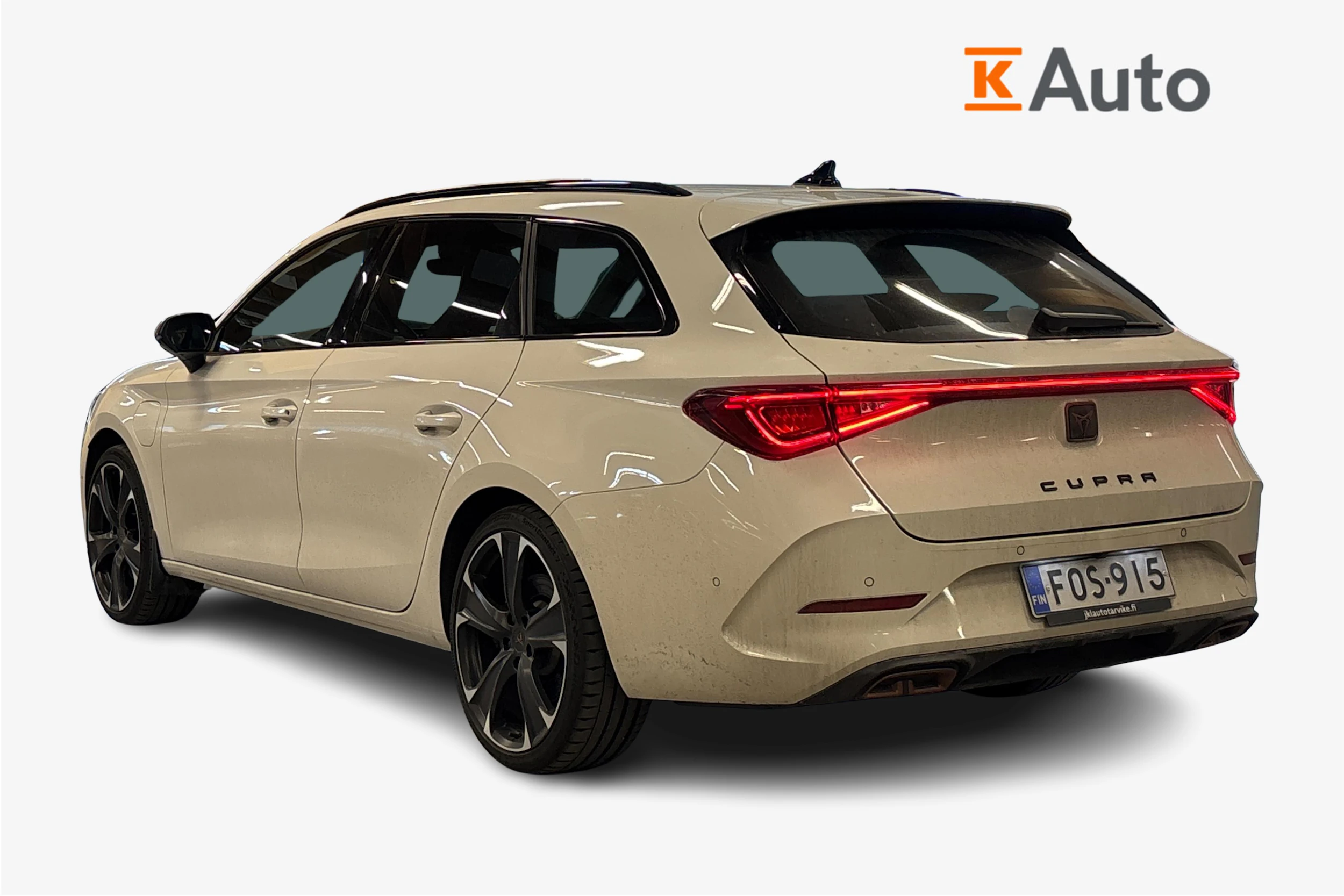 valkoinen CUPRA Leon Sportstourer 2021 kuva 2.